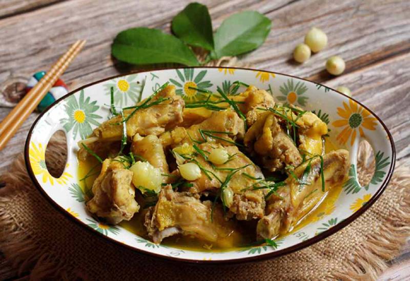 Củ nén được sử dụng như gia vị giúp tăng thêm sự thơm lừng cho món ăn 